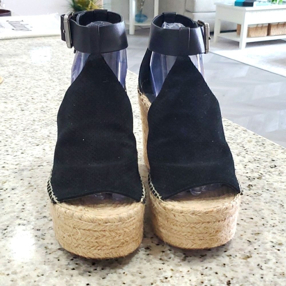 Marc Fisher Melanie, Leather Black Wedge Sandals Size 8.5 - Picture 2 of 7